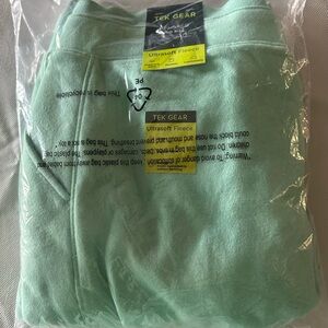NWT Tek Gear Relaxed Fleece Pants